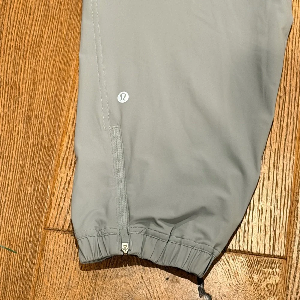 lululemon athletica‎ Light Gray pull on Joggers size 12